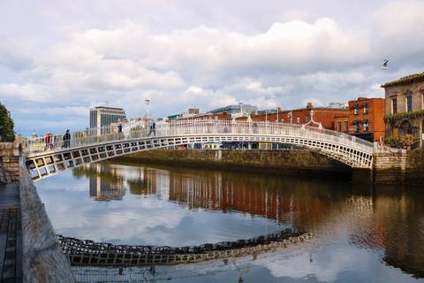Le Ha'penny Bridge à Dublin