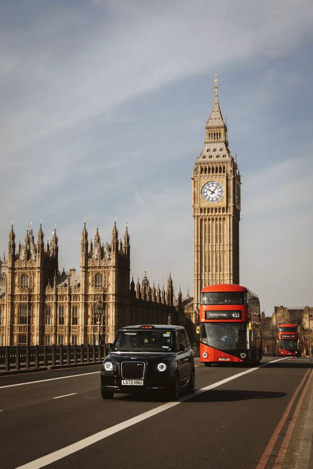 Big Ben et bus rouge à Londres